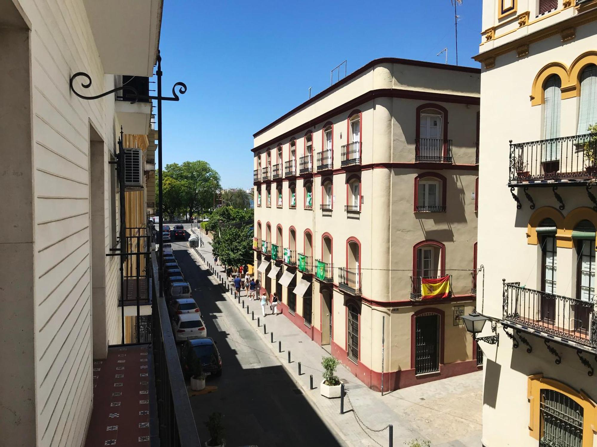 Ad21Sevilla - Suite Екстериор снимка