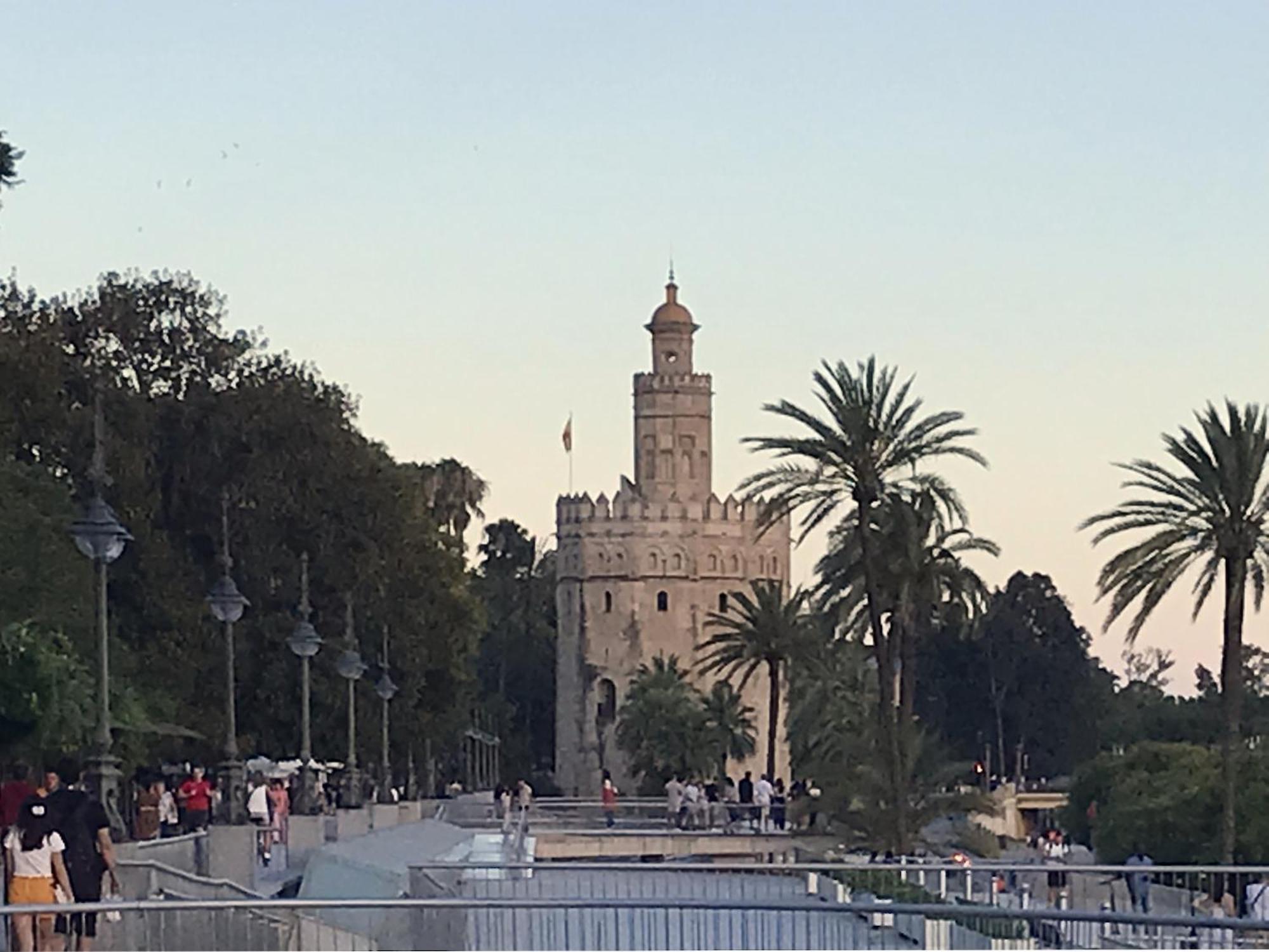 Ad21Sevilla - Suite Екстериор снимка
